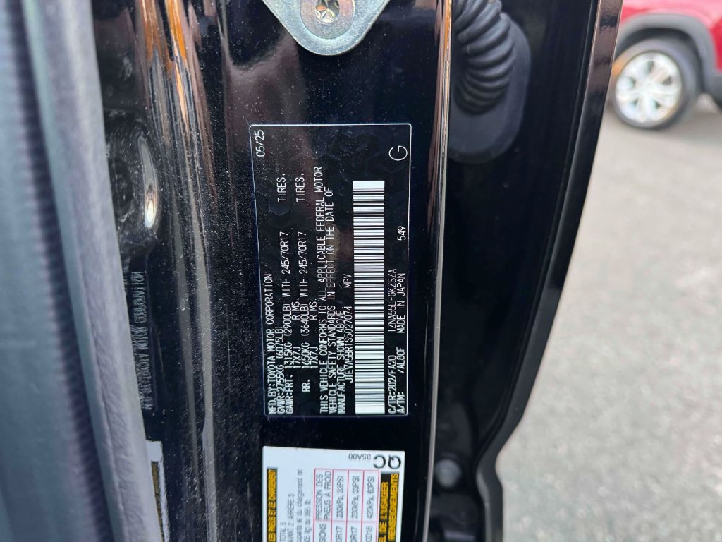 Used 2025 Toyota 4Runner SR5 AWD/4WD image 33