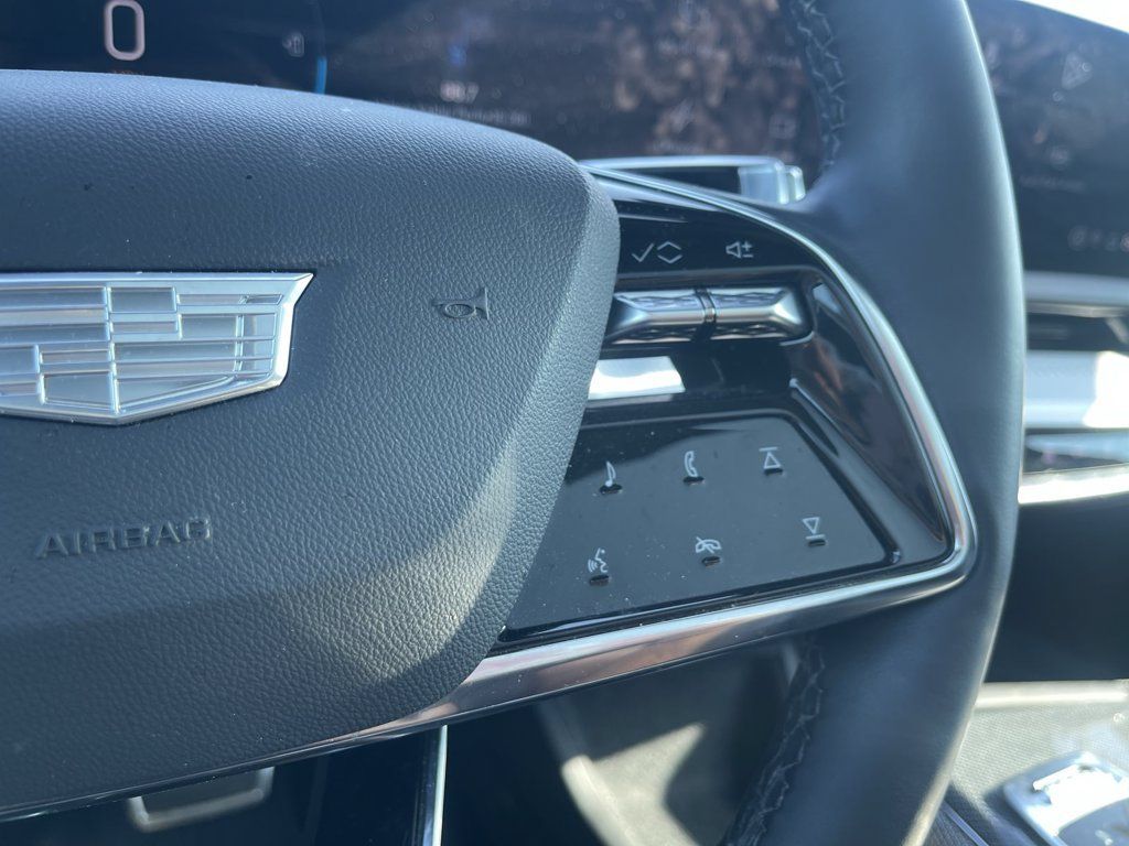 Used 2025 Cadillac Optiq Luxury 2 w/ LPO, Floor Liner Package AWD/4WD image 12