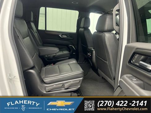 Used 2025 GMC Yukon XL Denali AWD/4WD image 13