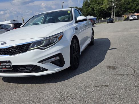 Used 2019 Kia Optima S FWD image 2