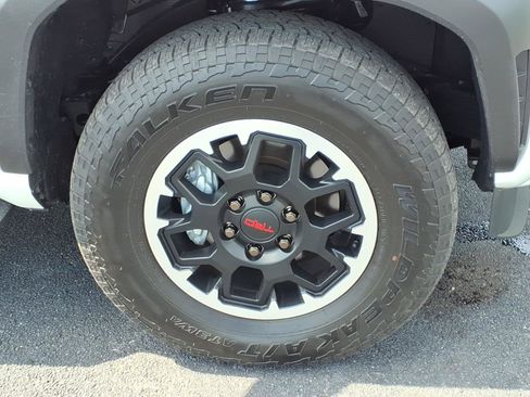 Used 2025 Toyota 4Runner TRD Off-Road Premium AWD/4WD image 9