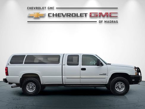 Used 2006 Chevrolet Silverado 2500 LT w/ Heavy-Duty Power Package image 2