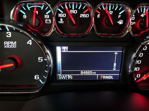 Used 2019 Chevrolet Suburban LT w/ LT Signature Package image 12