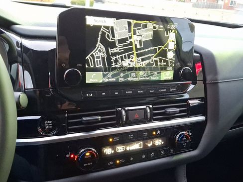 New 2025 Nissan Pathfinder SL image 11