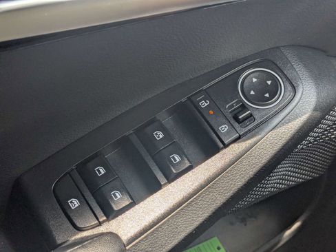 Used 2024 Kia Seltos EX FWD image 28