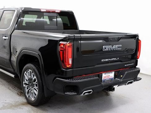 Used 2025 GMC Sierra 1500 Denali Ultimate image 9
