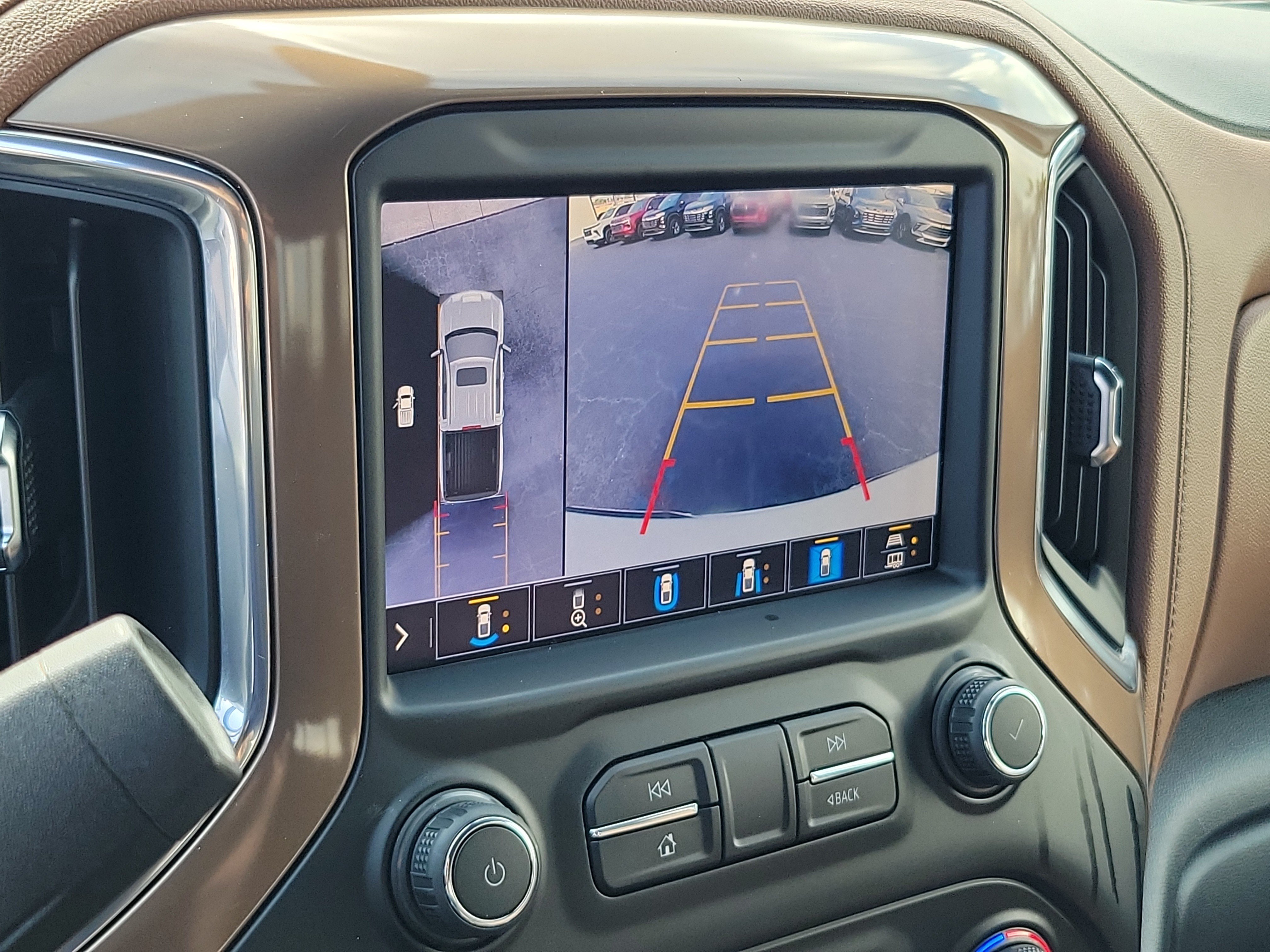 Used 2021 Chevrolet Silverado 1500 High Country w/ Technology Package AWD/4WD image 30