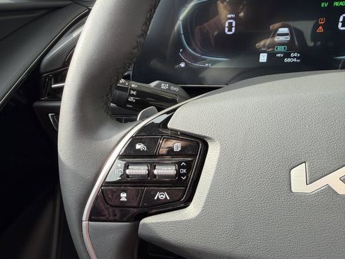 Used 2024 Kia Niro EX w/ EX Cold Weather Package image 27
