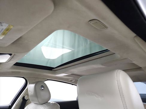 Used 2016 Jaguar XJ L Portfolio image 17