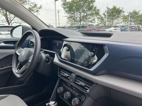 Used 2023 Volkswagen Taos SE w/ Panoramic Sunroof Package AWD/4WD image 35