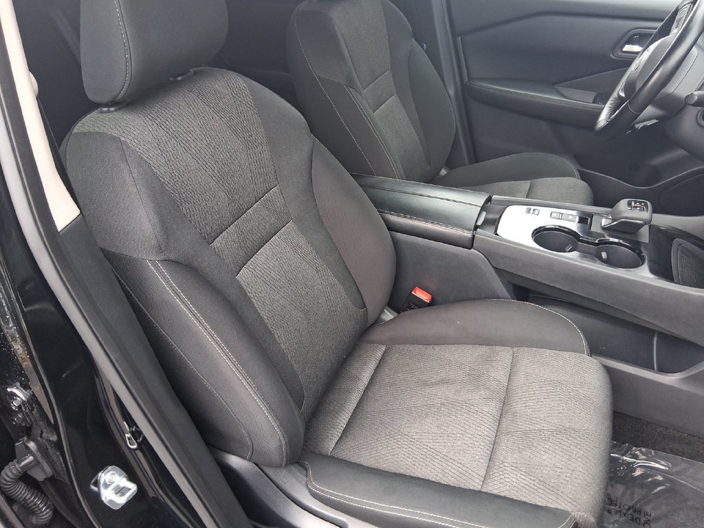 Used 2025 Nissan Rogue SV FWD image 26