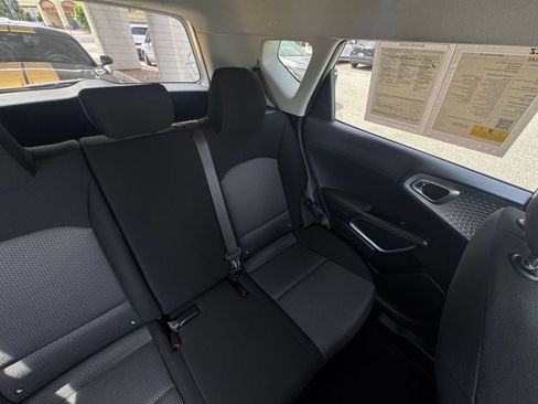Used 2025 Kia Soul LX w/ LX Technology Package FWD image 35