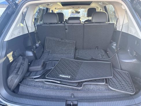 Certified 2022 Volkswagen Tiguan SE w/ Panoramic Sunroof Package image 5