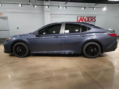 New 2026 Toyota Camry SE FWD image 4