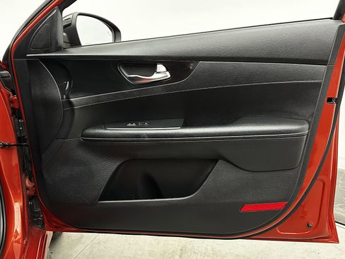 Used 2021 Kia Forte GT-Line image 32