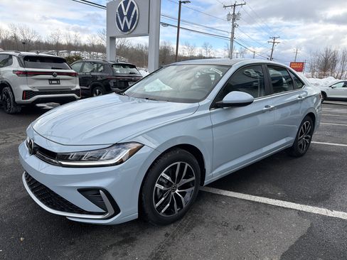 New 2026 Volkswagen Jetta SE image 3