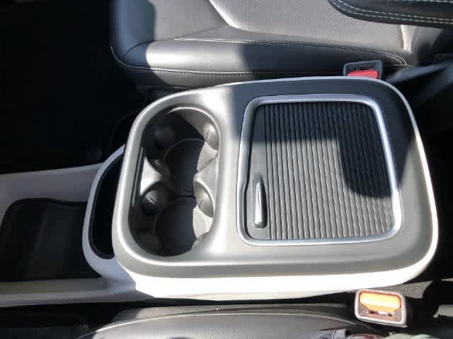 Certified 2024 Chrysler Pacifica Touring-L FWD image 22