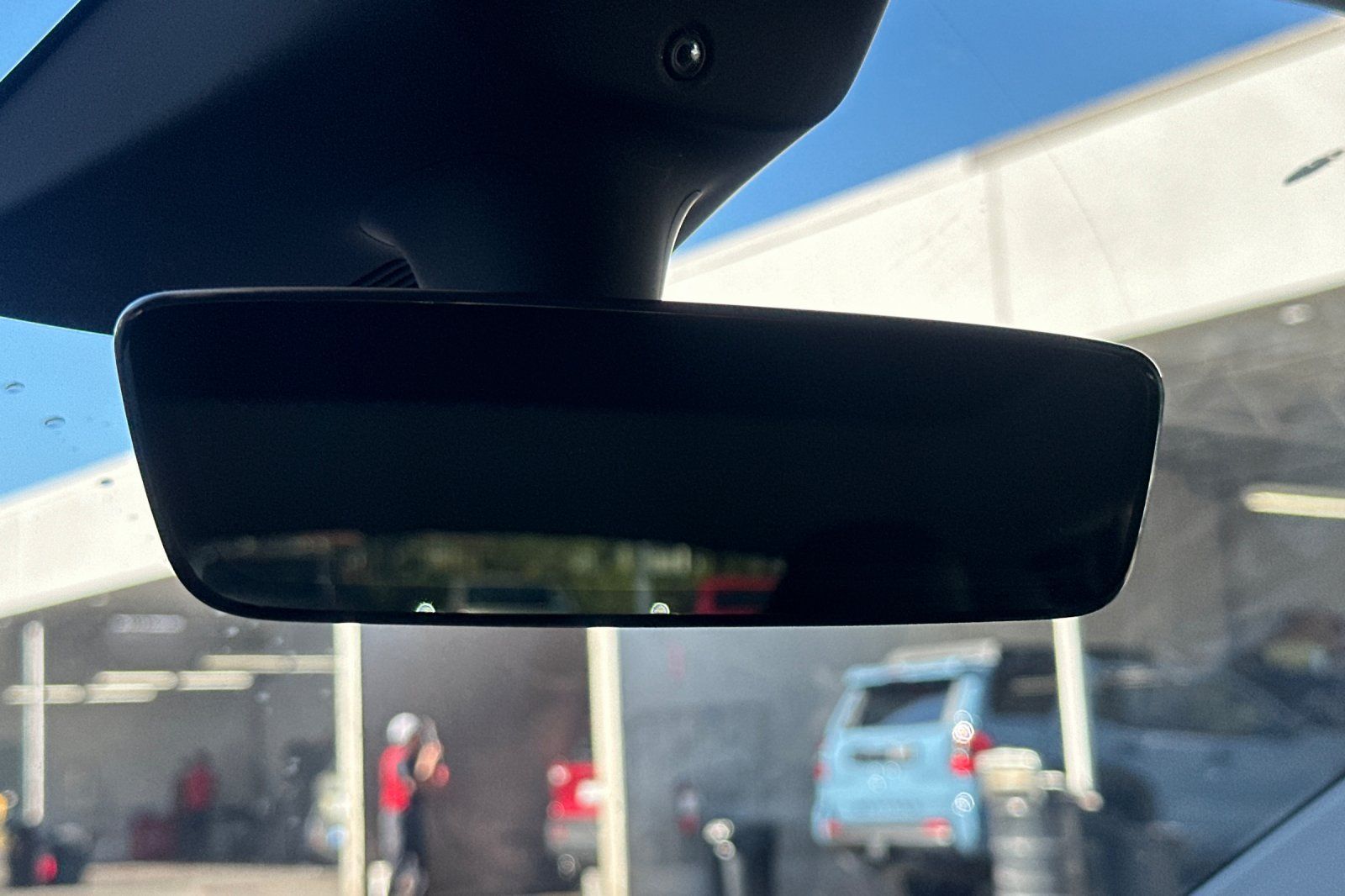 Used 2022 Tesla Model Y Long Range AWD/4WD image 25