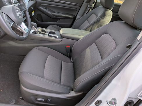 New 2025 Nissan Altima 2.5 SV image 14