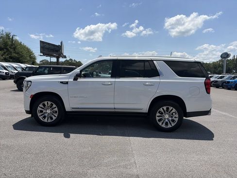 Used 2023 GMC Yukon Denali AWD/4WD image 4