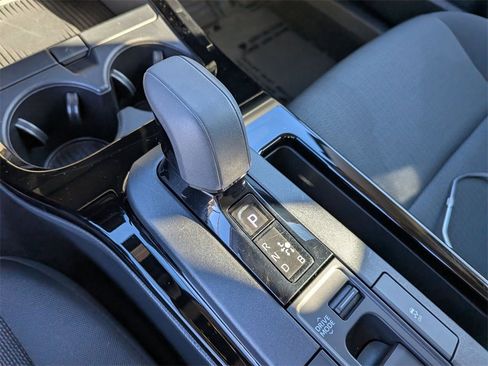 Used 2025 Toyota Prius LE image 19