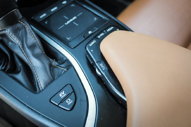 Used 2022 Lexus UX 250h w/ Accessory Package (Z1) AWD/4WD image 30
