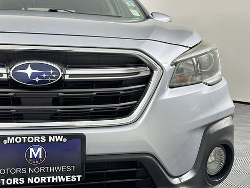 Used 2019 Subaru Outback 2.5i Premium image 5