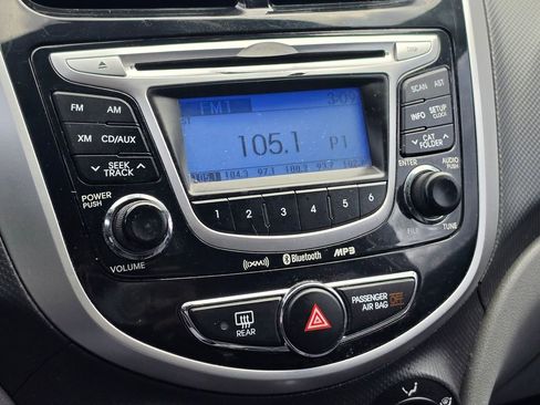 Used 2012 Hyundai Accent GLS w/ Premium Pkg 3 FWD image 18