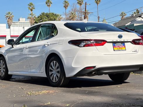 Used 2021 Toyota Camry LE image 6