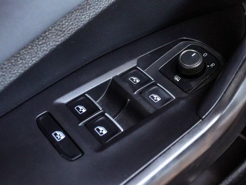 Used 2025 Volkswagen Jetta GLI Autobahn FWD image 10