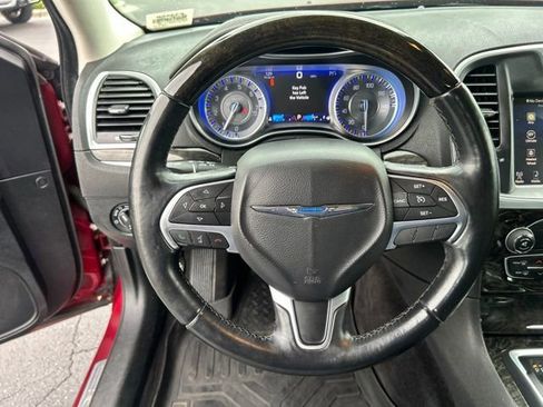 Used 2016 Chrysler 300 C RWD image 18