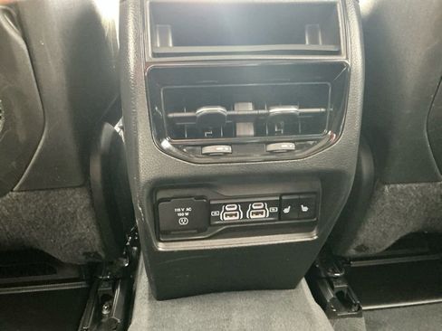 Used 2023 Jeep Grand Cherokee Limited image 23