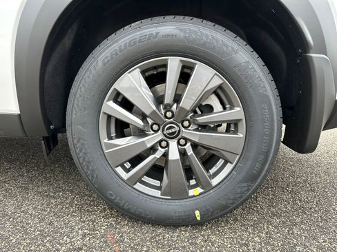 New 2025 Nissan Pathfinder SV w/ SV Premium Package image 21