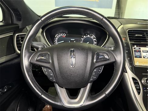 Used 2017 Lincoln MKX Reserve image 30
