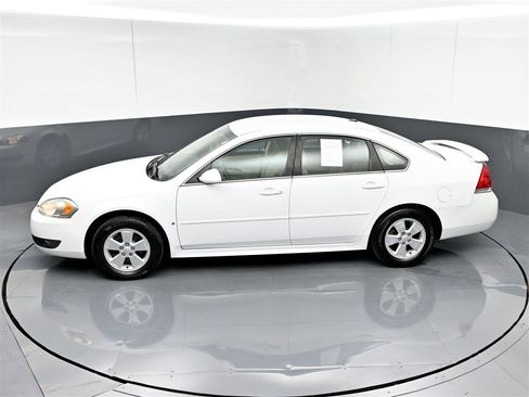 Used 2010 Chevrolet Impala LT w/ Luxury Edition Package image 26