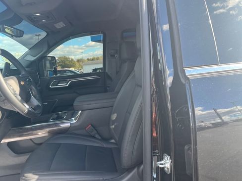 Used 2025 Chevrolet Silverado 3500 LTZ w/ LTZ Plus Package image 20