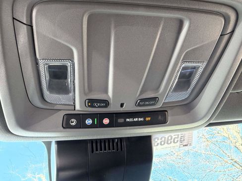 Used 2023 Chevrolet Silverado 1500 LT image 27