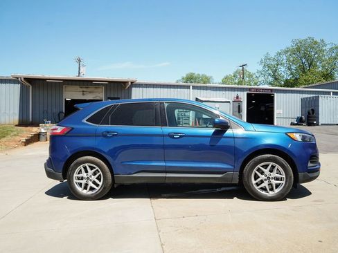 Used 2024 Ford Edge SEL image 3