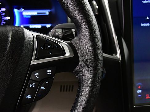 Used 2022 Ford Edge Titanium image 19