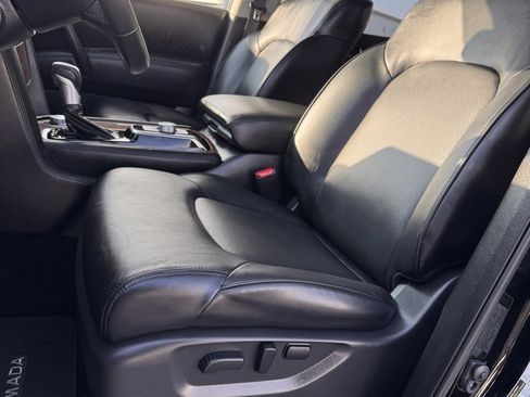 Used 2024 Nissan Armada SL w/ Captain's Chairs Package image 11