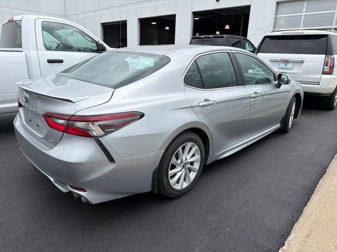 Used 2024 Toyota Camry SE FWD image 5