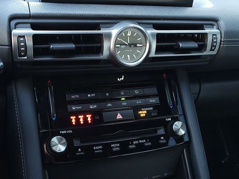 Used 2022 Lexus IS 350 F Sport image 21