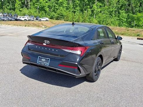New 2026 Hyundai Elantra SEL Sport Premium FWD image 8