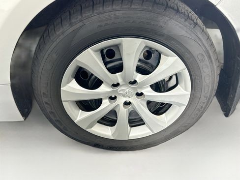 Used 2024 Toyota Corolla LE FWD image 11
