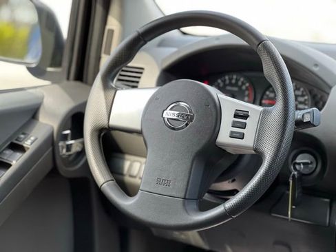 Used 2013 Nissan Xterra X image 30