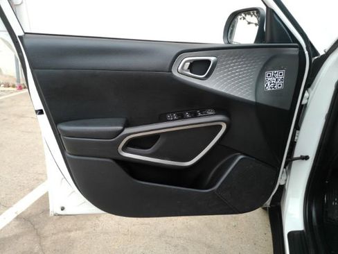 Used 2023 Kia Soul LX w/ Option Group 015 image 13