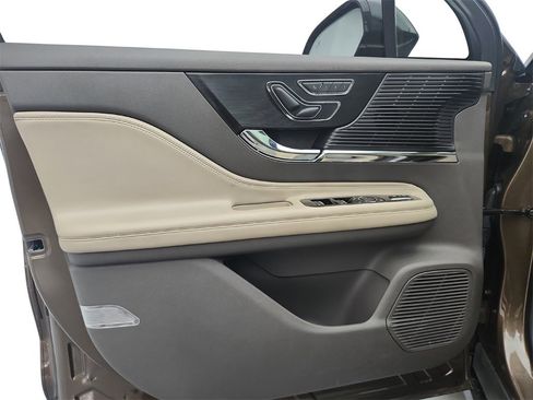 Used 2022 Lincoln Corsair Reserve w/ Sport Package image 22