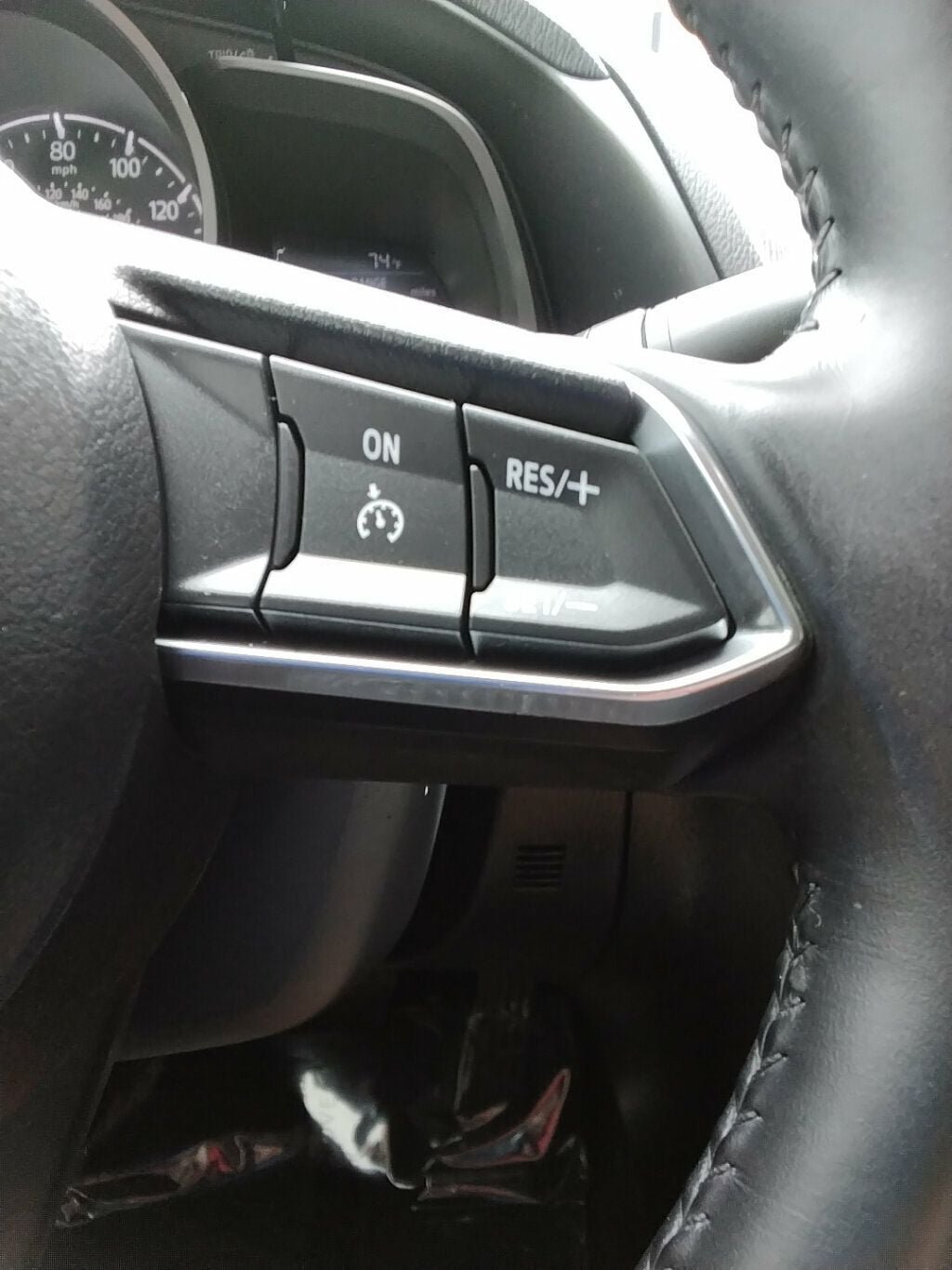 Used 2018 MAZDA MAZDA3 Touring FWD image 15