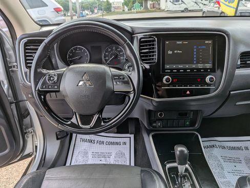 Used 2020 Mitsubishi Outlander SE FWD image 46