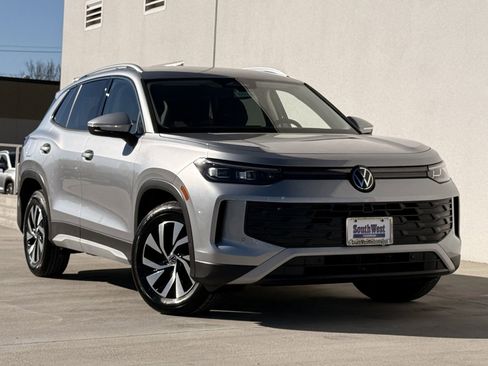 New 2025 Volkswagen Tiguan S image 2